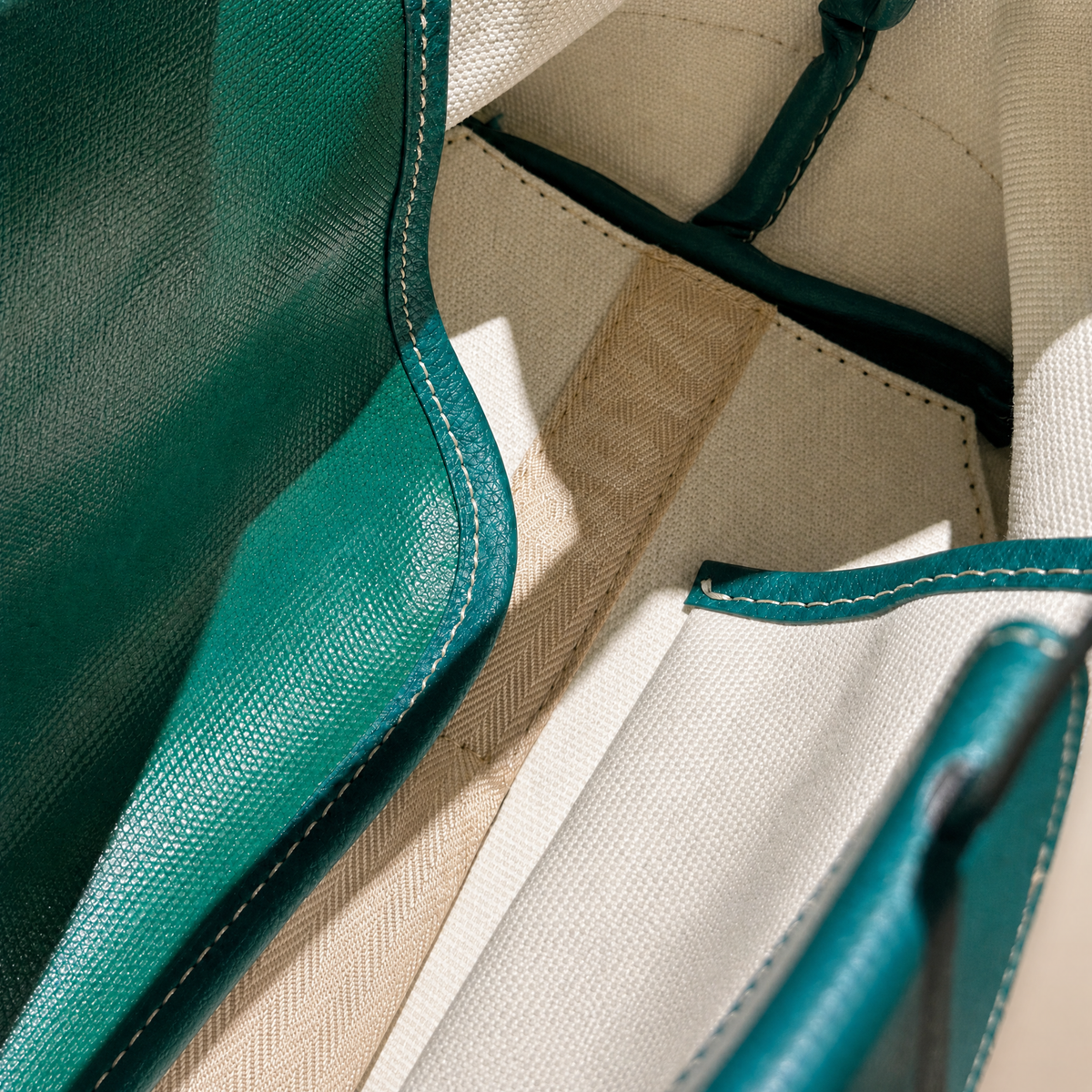 Bellechasse Biaude PM Bag