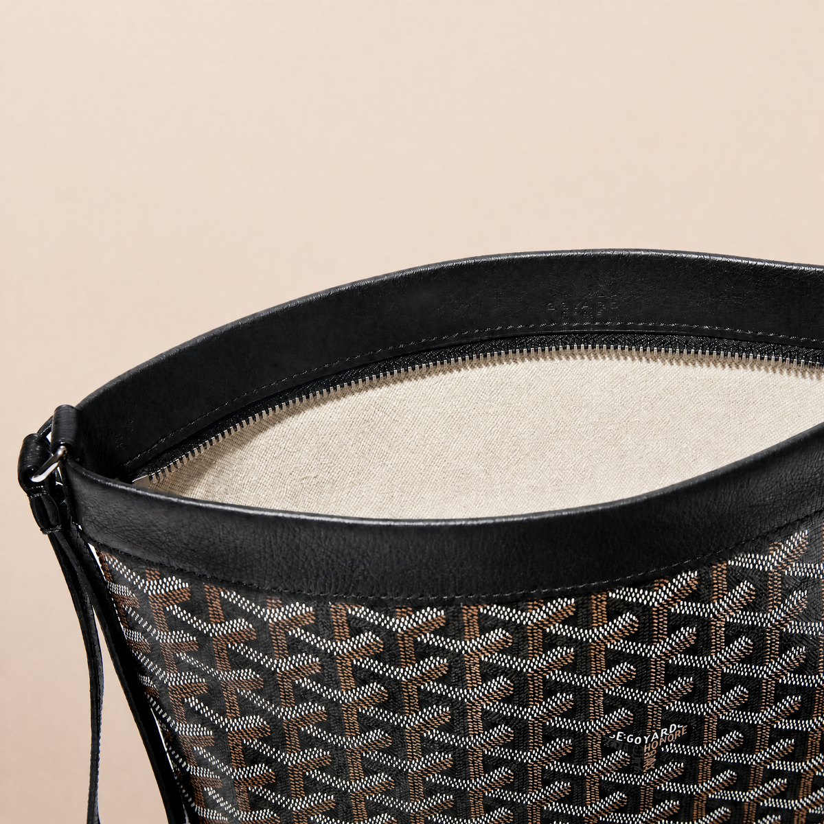 Luméra Pouch