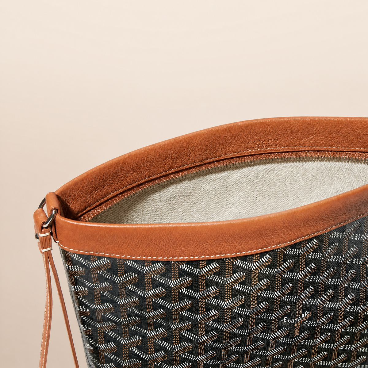 Luméra Pouch