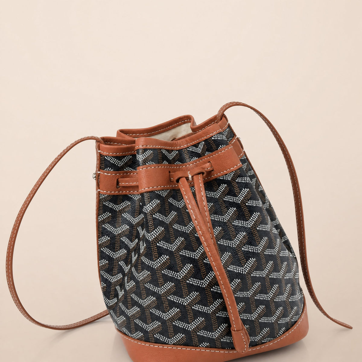 Petite Flot Bucket