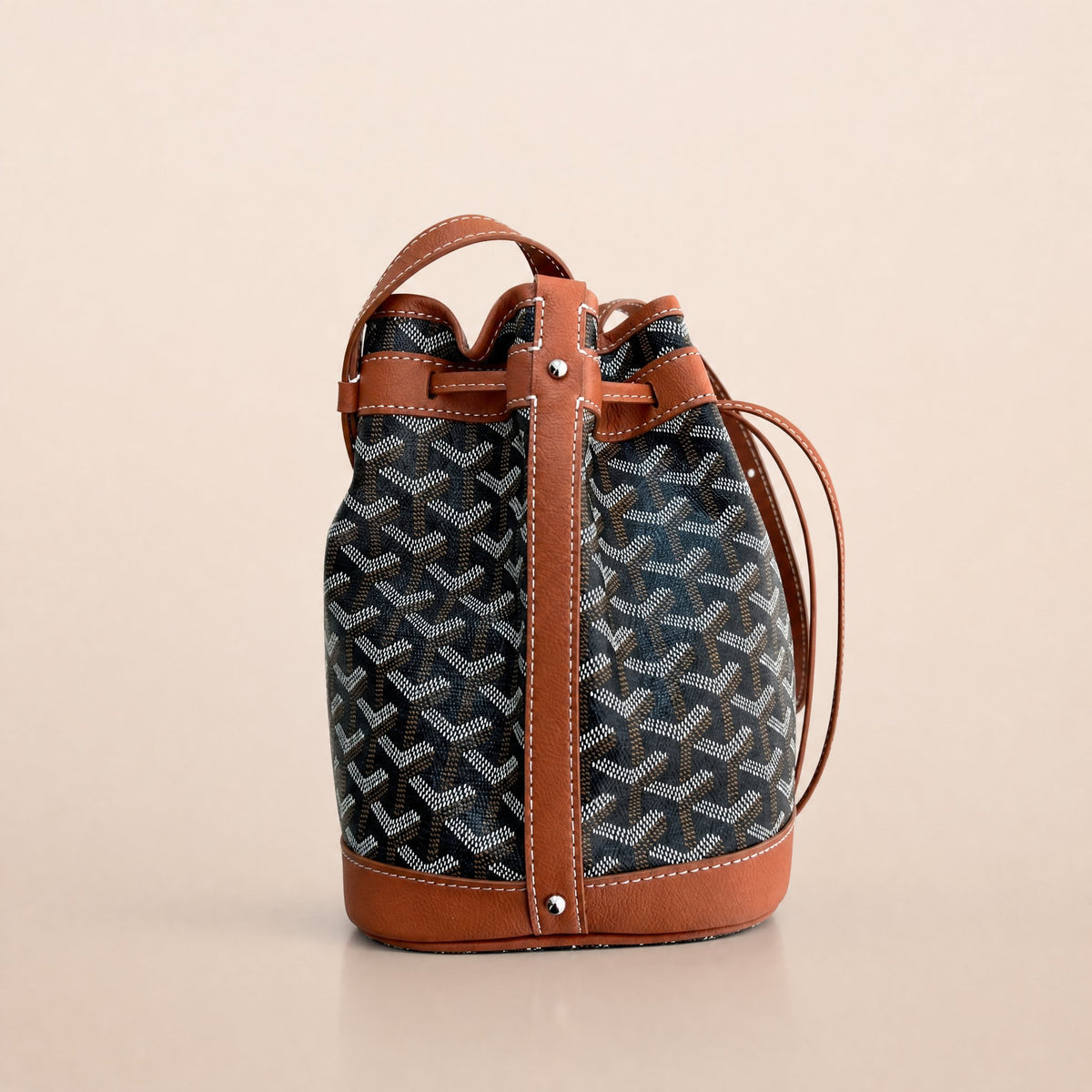 Petite Flot Bucket